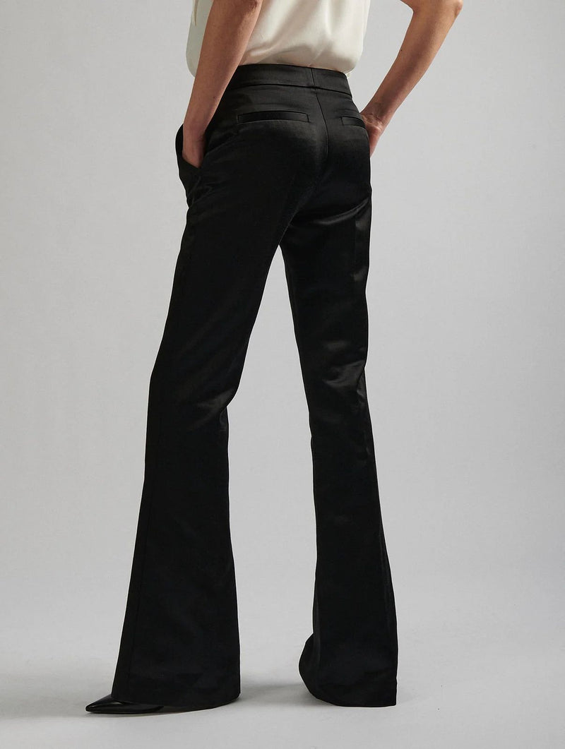 Pantalon de costume en satin noir, coupe bootleg